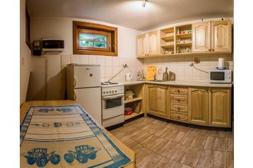 Slovacia Privát Oravice, Exteriorul